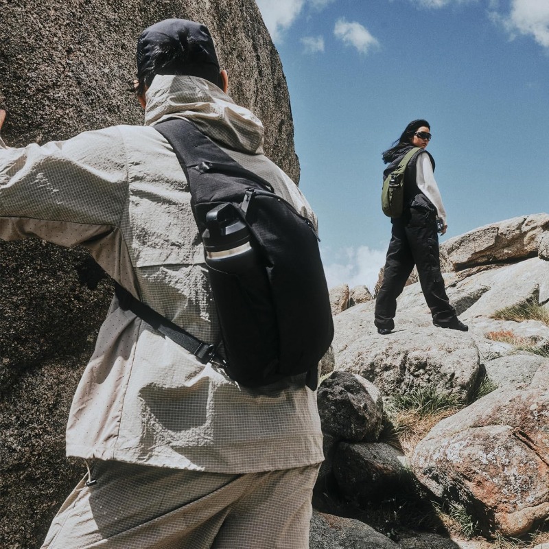 右肩用チェストバッグ 7.5L - クロスボディバッグ、スリ - Sling Backpack Shoulder のレビューと価格